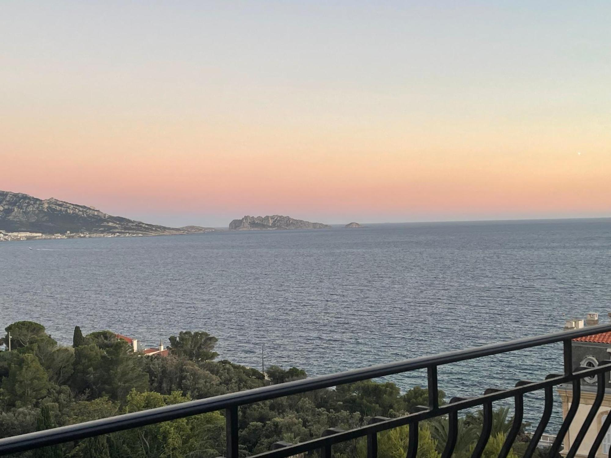 Vu Sur Mer Corniche Lägenhet Marseille Exteriör bild